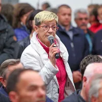 Župan Popovič pred krajani zagovarjal obnovo &scaron;ole