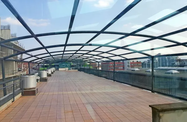 Na seznamu za prodajo je tudi terasa na strehi športne dvorane Arena Bonifika. 