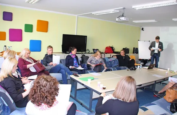 Ajdovci so gostili zaključno srečanje šol,  ki so se v zadnjih dveh letih posvetile  profesionalnemu razvoju strokovnih delavcev. 