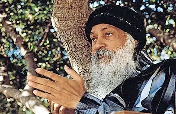 Osho je bil kritičen do socializma, Mahatme Gandhija in ortodoksnih religij, zaslovel pa je zaradi svojega liberalnega pogleda 
na seks.