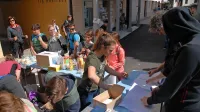 Pohoda kanalskih ljubiteljev planinarjenja se vselej udeleži tudi 
na ducate šolarjev.  
