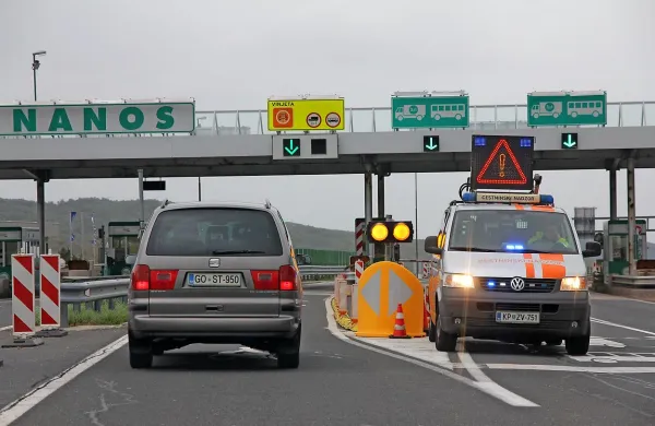 Cestninska postaja Nanos je med tistimi, ki jih bodo rušili v tretjem 
sklopu.