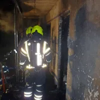 Soseda domačina re&scaron;ila iz zadimljene in goreče hi&scaron;e