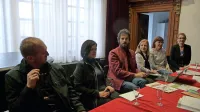 Z leve: Ivan Simčič, Tina Matanović (zadolžena za odnose z 
javnostmi), Luka Juri, Brigita Jenko, Tina Novak Pucer in Maša 
Sakara Sučević   