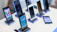 Pametni telefoni, eni  novi, drugi obnovljeni.  