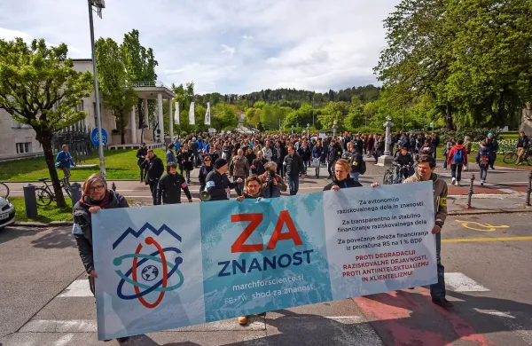 Lanski shod za znanost, ki so ga v okviru globalnega pohoda za 
znanost March for Science pripravili raziskovalci s slovenskih 
ustanov, na njem pa so opozarjali na težave raziskovalnega dela na 
slovenskih raziskovalnih in univerzitetnih ustanovah.