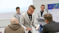 Mladi bodo skušali s petminutnimi predstavitvami strokovno 
komisijo prepričati, da imajo najboljšo podjetniško idejo.