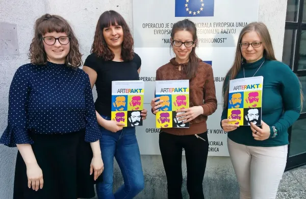 Uredniški odbor Artepakta sestavljajo (z leve) Anika Velišček, Ana 
Cukjati, Lionella Costantini in Mateja Konič.