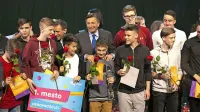 Na slavnostni prireditvi v SNG Nova Gorica je najboljšim čestital 
tudi predsednik republike Borut Pahor.