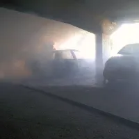 V garažni hi&scaron;i je zagorel zapu&scaron;čen fiat