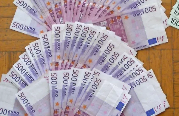 Kraševec je v želji po lastnem zaslužku zvabil v igro marsikaterega 
znanca, vendar je na koncu skoraj vsem povrnil izgubljeni denar. 

