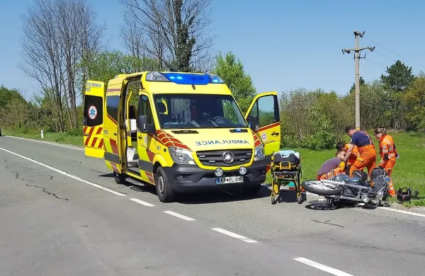 Motorist je imel  včeraj še  srečo, da se je nesreča končala tako, kot 
se je. 