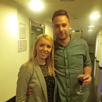 Matej Sukič, odgovorni urednik TV Koper, je z ženo Matejo pogost  
obiskovalec gledališča. 