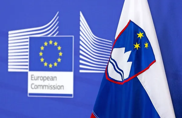 V Evropski komisiji so  prejeli slovensko pismo s pozivom k 
mediaciji  v primeru sodnih postopkov proti NLB na Hrvaškem. 
Komentarjev za zdaj nimajo.