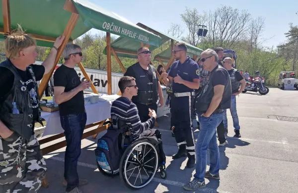 Matej Lednik je z motoristi delil svojo bridko izkušnjo.