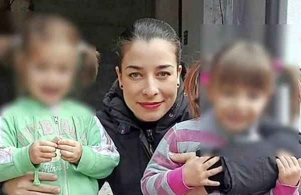 Dvojčici z matero
