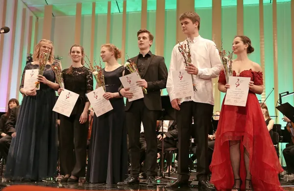 Šest finalistov evrovizijskega tekmovanja se je predstavilo na koncertu v veliki dvorani Konservatorija za glasbo in balet v Ljubljani.  