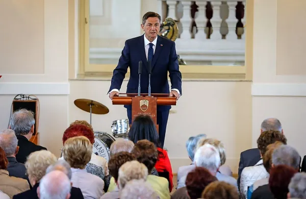 Predsednik republike Borut Pahor je v nagovoru ob dnevu odprtih 
vrat predsedniške palače pozval k enotnosti in strpnosti.