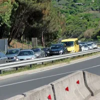 Avtobus zagorel na primorski avtocesti