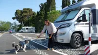 Darinka  Rehberger je  na izolskem postajališču pogrešala sanitarije 
in zelenje, za kar naj bi poskrbeli pred poletno sezono ali takoj po 
njej.  