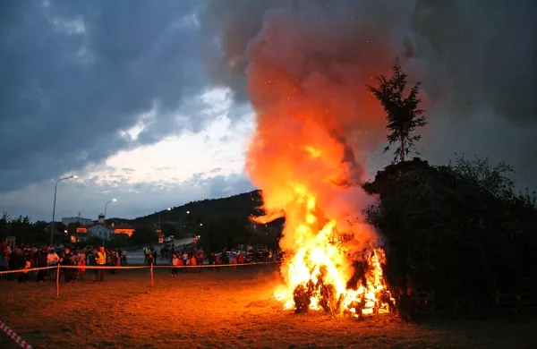 Kresove je treba zaščititi pred nevarnostjo požara in obiskovalci.