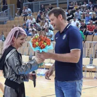 Niso se izkopali iz jame