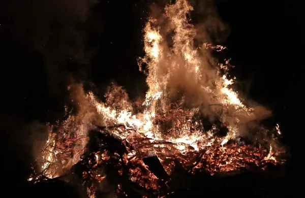 Gasilce so ponoči zaposlovali požari ob kresovanju
