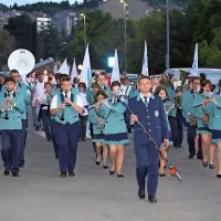 Z baklami ob morju na kres s tradicijo