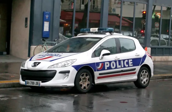 V Parizu aretirali 200 ljudi