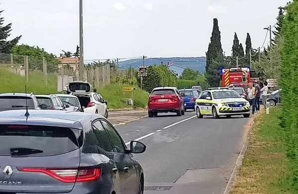 Prometna nesreča se je zgodila na zelo problematični točki - 
odcepu za Dekane.