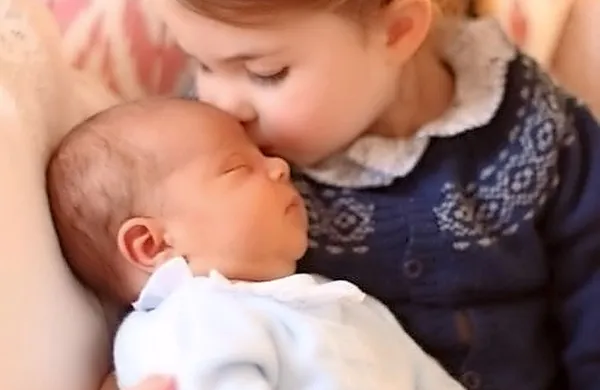 Princesa Charlotte in princ Louis