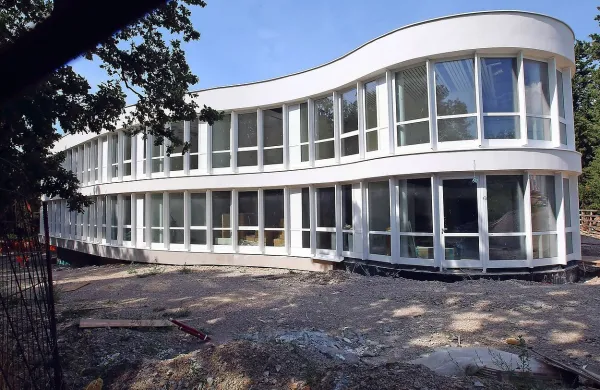 Dokončanje objekta Centra Obala za osebe s posebnimi potrebami 
na Debelem rtiču se počasi le premika. 