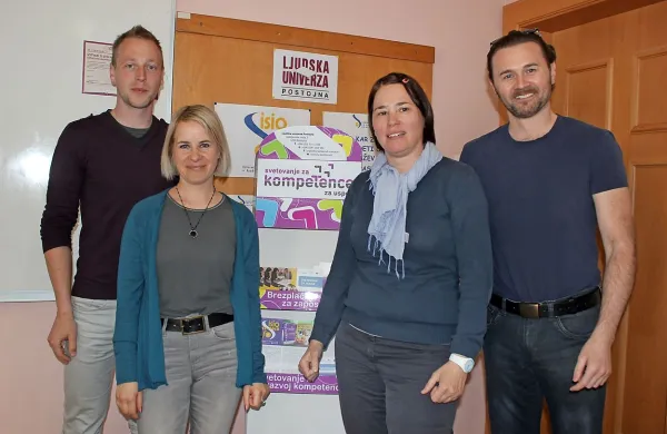 Ekipo postojnske ljudske unverze med drugim sestavljajo (z leve): 
Peter Vidmar, Erka Švara, Tina Bazjako in Milan Pešič.