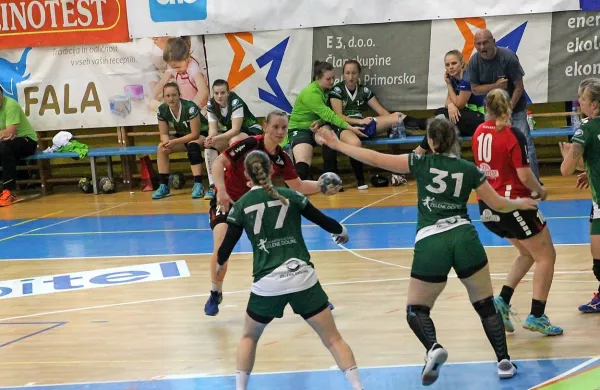 Žalčanke je z desetimi goli prerešetala Ajdovka Špela Ferfolja.