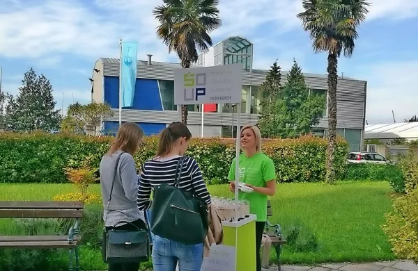 Organizatorji  poleg mladih k vsem  aktivnostim, te so brezplačne, 
vabijo ljudi vseh starosti.