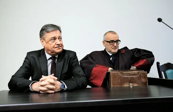 Prvaka strank PS Zoran Janković in Desus Karl Erjavec sta danes 
predstavila in podpisala sporazum o tako imenovanem levem 
bloku.
