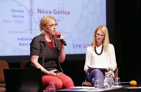 Neda Rusjan Bric in Ana Zavrtanik Ugrin (z leve) vzpodbujata ljudi, naj pogumno predlagajo vsebine.  