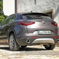Izvedenka z zmogljivim dizelskim motorjem zmore 220 konjičkov.