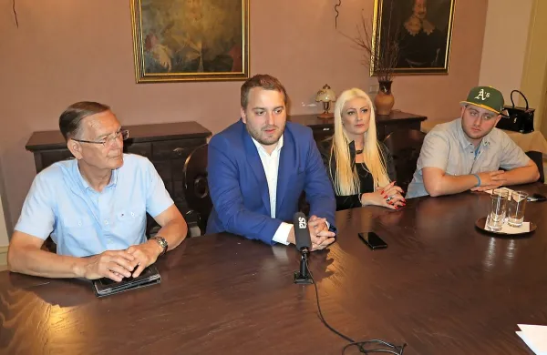 V stranki Andrej Čuš in Zeleni Slovenije verjamejo, da bo vrhovno 
sodišče popravilo 