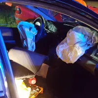 Najprej v drevo, nato &scaron;e čelno v drugega voznika