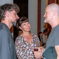 Avtor glasbe Damir Avdić (desno) se je  družil z režiserjem Janom 
Cvitkovičem in z igralko Ireno Kovačević. 