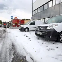 Med neurjem se je vsul strop v trgovinah Agrarie