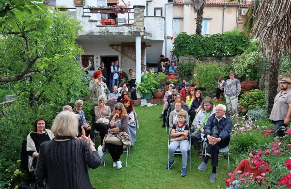 Goste in obiskovalce Foruma Tomizza je najbolj očaral vrt družine  Čalija v Ulici agrarne reforme. 