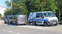 Oče in sin sta v kombija na območju Staroda sprejela 19 ilegalnih 
prebežnikov s  Kosova. 
