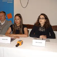 Z leve: Blaž Ćeklić, Monika Kršić in Nika Tomažič