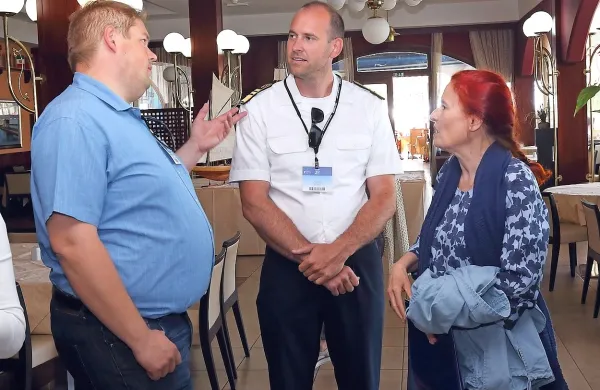 Okrogli mizi so prisostvovali   (z leve): Boris Šušmak iz Društva za 
okoljsko vzgojo Evrope v Sloveniji (Doves), Jadran Klinec  in Zorka 
Sotlar. 