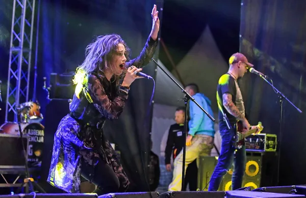 Skupina Tabu bo jutri nastopila v studiu Hendrix Radia Koper. 