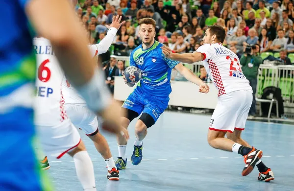 Koprčan Aleks Vlah (z žogo) se po prijateljskih tekmah s Hrvaško 
vrača v reprezentanco.