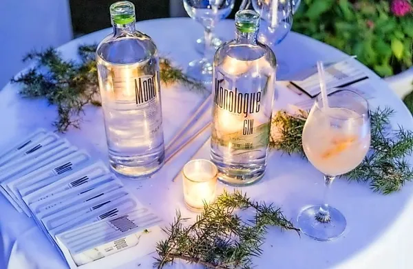 Gin Monologue vipavskega kuharskega mojstra Tomaža Kavčiča je 
na prestižnem tekmovanju žganih pijač v ZDA prejel najvišje 
priznanje, veliko zlato medaljo.