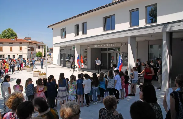 Renče so bogatejše za novo zdravstveno postajo in lekarno.
